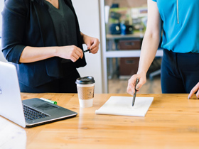 Folha de plástico PP / PESheet Rolls para bandejas de alimentos Folha de plástico PP / PESheet Rolls para bandejas de alimentos